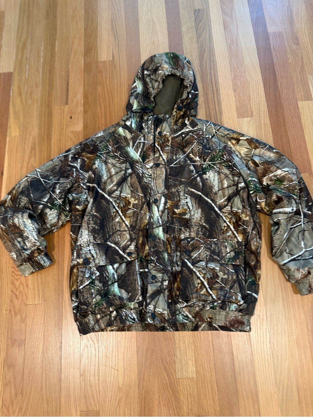 Realtree Camouflage Hooded Puffer Jacket in Green-Brown